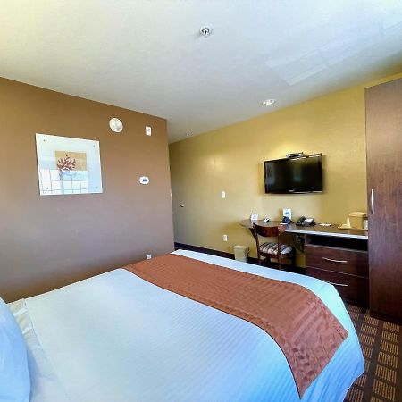 Microtel Inn & Suites By Wyndham Wheeler Ridge Exterior photo